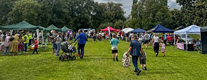 Visitors enjoy the stalls featuring local charities and organisations (1)