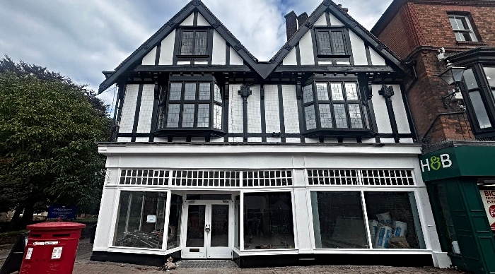 35 High Street - Starbucks - by JOnathan White