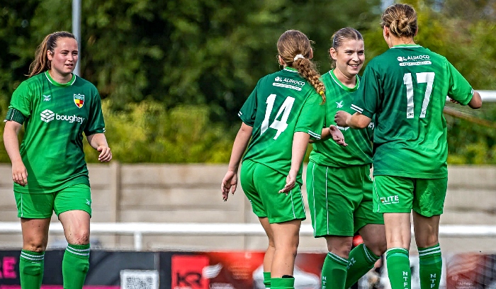 Nantwich Town FC Women in action (5) (1)