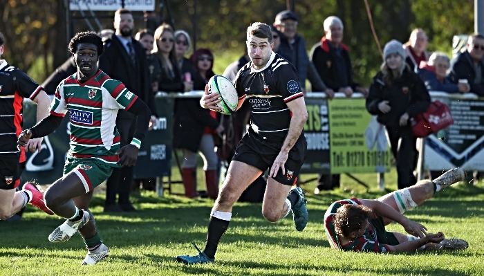 C&N 1sts beat Aston - pic by Tony Pennance