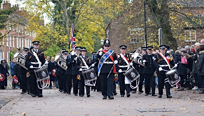 Cheshire Police Band lead parade on Churchyardside en route to the town square (1) (1)