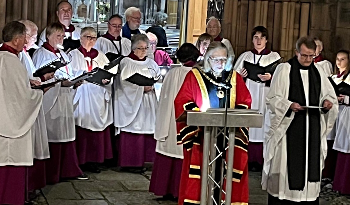 Mayor Cllr Mary Slinn gives tree of light speech