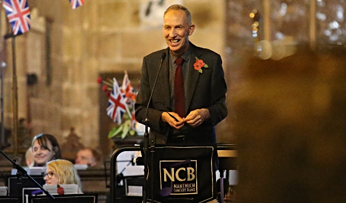 Stephan Davies addresses the audience (1)