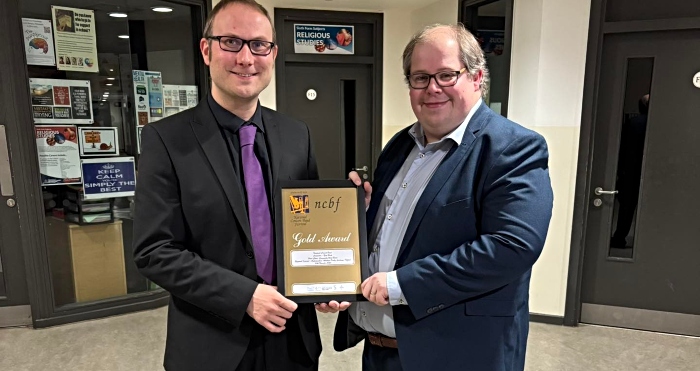 Chairman, Nick Thayer, and Musical Director, Nick Birch, with the Gold Award certificate (1)