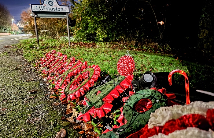 Wistaston sign and STOCKO49 wreath (1)