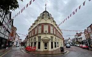 Flag flies again over Nantwich landmark after repair work