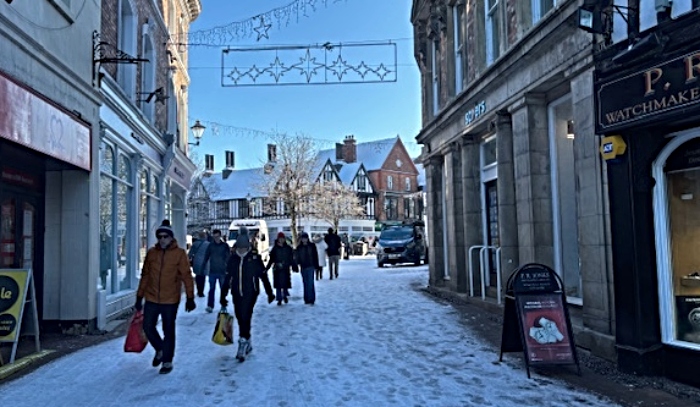 Nantwich town centre in the snow (1)