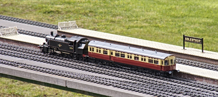 Gauge 1 at station - Peacock Railway