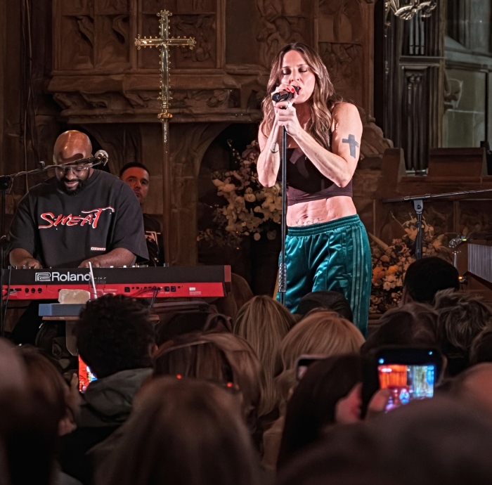 Mel C with backing band perform at St Mary’s Nantwich (1) (1)