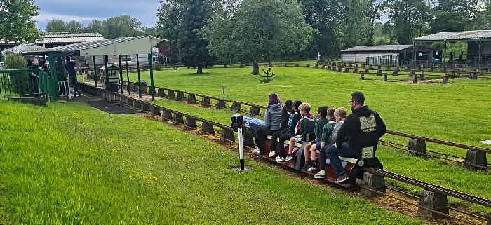 Cubs and leaders enjoy a ride on a miniature-gauge train (2) (1)