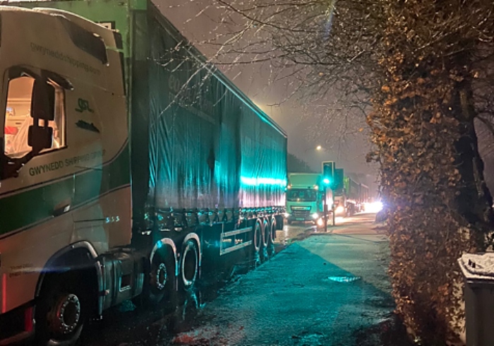 A51 tailbacks after crash near Reaseheath College