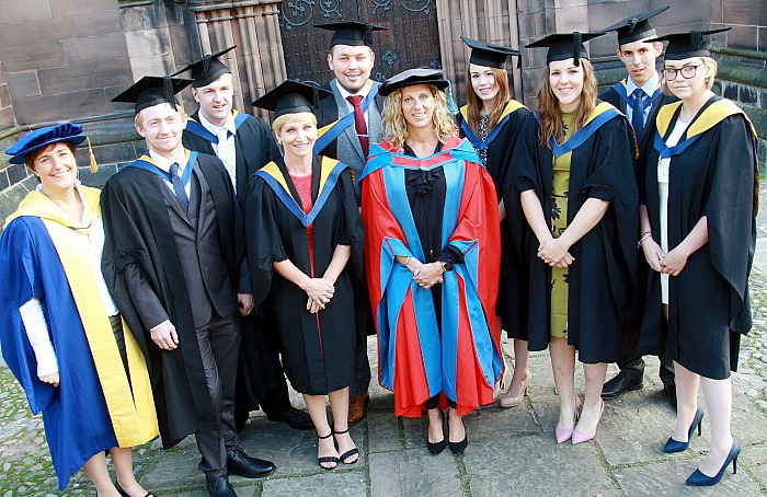 agriculture-graduates-with-course-manager-dr-jane-richardson-and-sally-gunnell