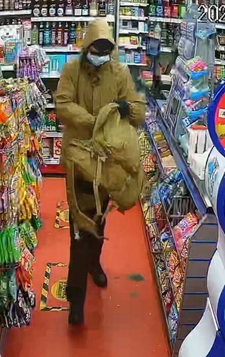 Bargain Booze - CCTV of armed robber