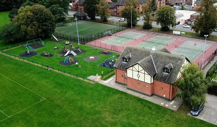 perimeter fence - Barony Park leisure complex