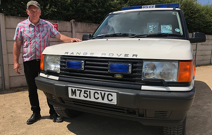 Blue Light Vehicle Preservation Group - Range Rover P38a and owner Richard Hopkins (1)