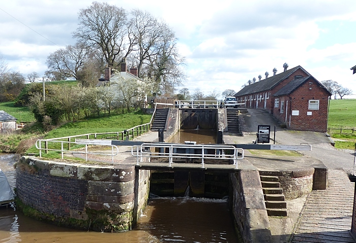 Bunbury Locks, credit David Dunford walksfromthedoor (1)