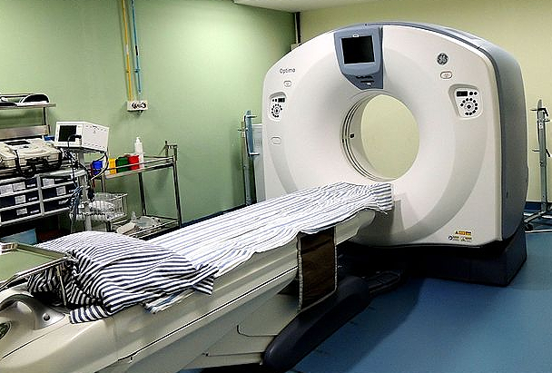CT scanner - pic by Narenfox under creative commons licence