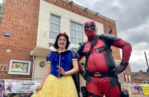 Cosplay outside the Nantwich Civic Hall - Snow White and Deadpool (1)
