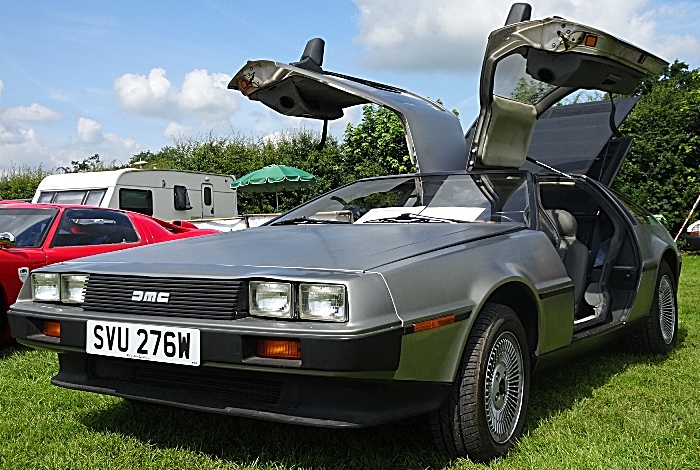 DeLorean DMC 12 sports car (1)