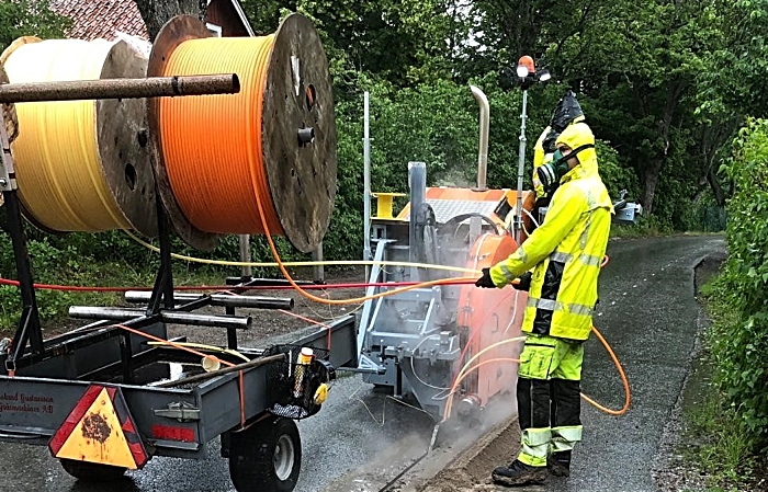 internet broadband - Diamond cutter at work - broadband in Tarporley