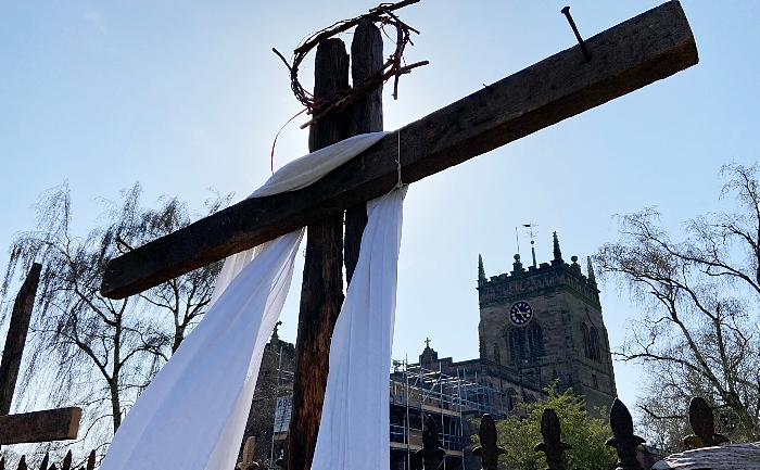 Easter Sunday - cross in Churchyard (1)