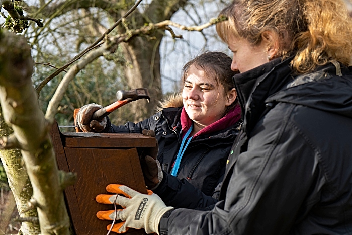 Jenna Crossley with Gemma Comerford bird box (1)