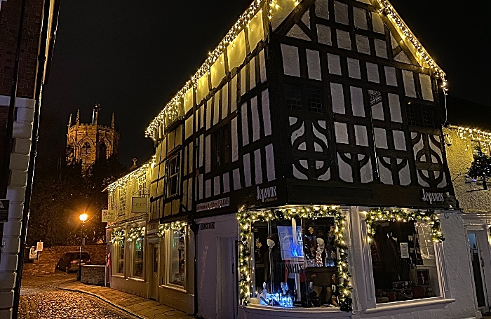 festive - Jepsons mens clothing store on Hospital St and St Marys Church (1)