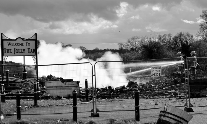 Jolly Tar pub, firefighters tackle blaze in Barbridge