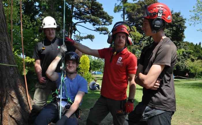 Jono Finlow teaching, flies to typhoon stricken Philippines