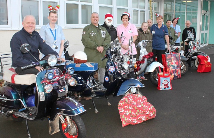 KCCC - Dabbers Scooter Club - Christmas 2015 leighton hospital donations