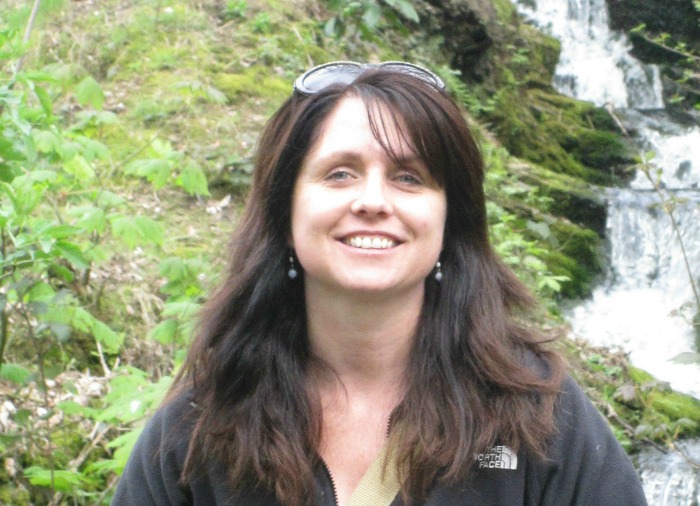 Kelly Thornhill, Latin Travel agent