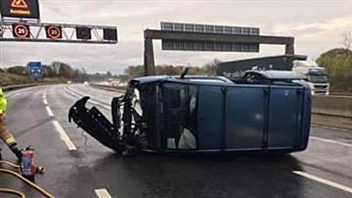 M6 crash junctions 18-19, pic by cheshire fire service