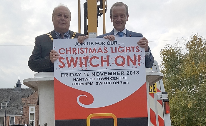 Mayor and Applewood - Christmas lights switch on