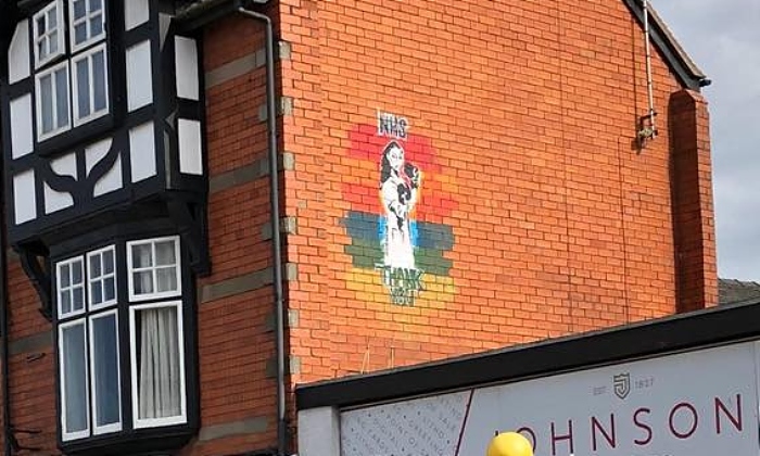 NHS nurse painting Beam Street - pic by Terry Lines