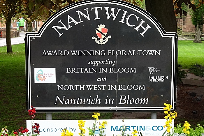 Dabber - Nantwich - town centre centre sign - May 2020 (1)