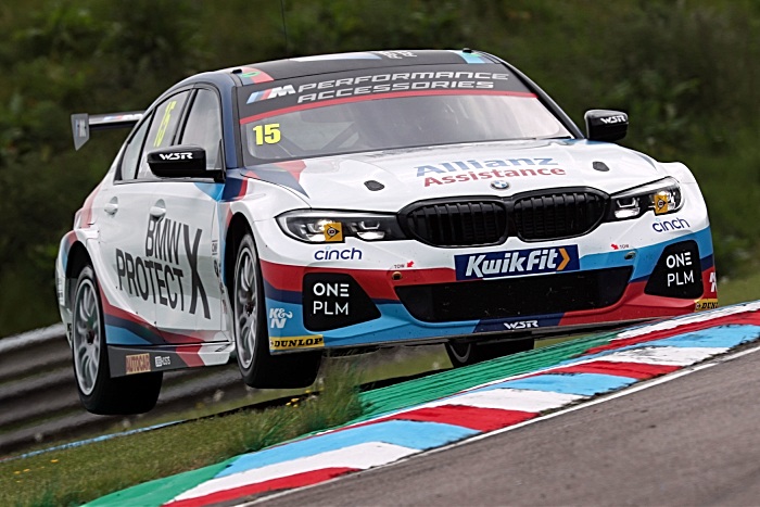 Oliphant in action at Thruxton 2019