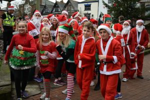 200 Santas dash around Nantwich streets for charity