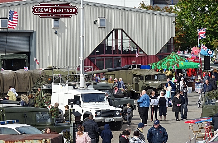 military show - Publicity photo - Visitors enjoy the event in 2018 (1)