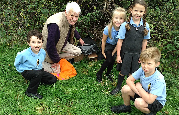 Pupils from Pear Tree make hedgohogs Homes with Doug Butterill