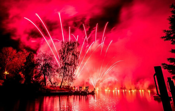 Queens Park bonfire and fireworks 2015