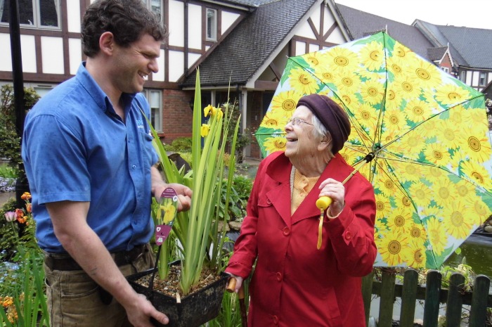 Richmond Village resident donates flowers