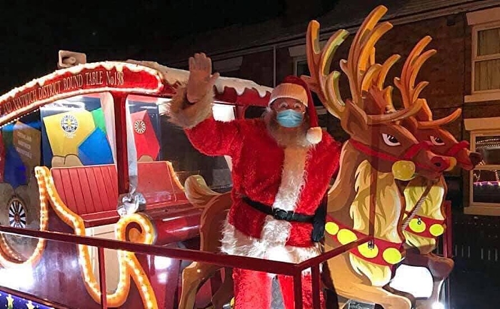 Round Table Santa float