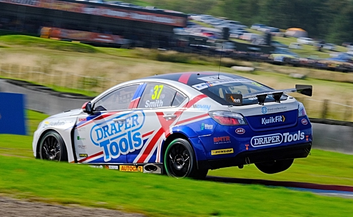 Smith racing at knockhill in MG6