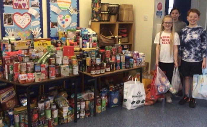 St Anne's pupils and Foodbank donations