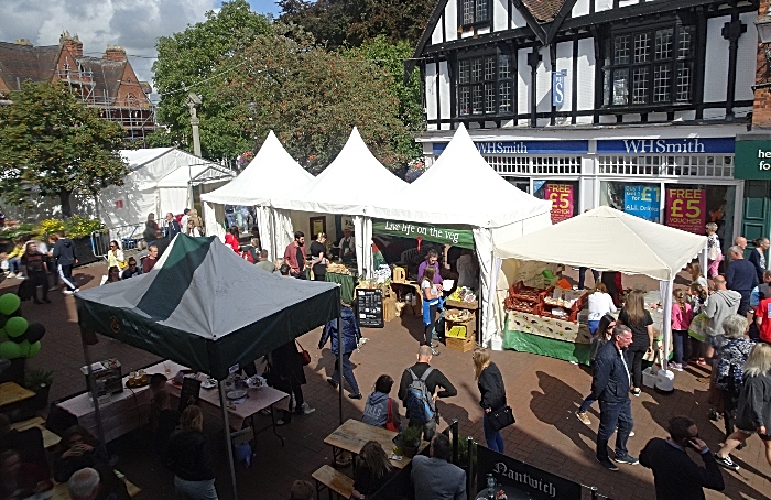 Stalls on Nantwich town square (1)