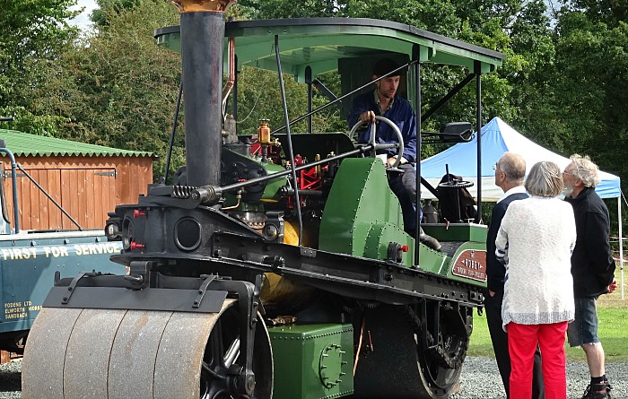 steam-traction-engine-driver-talks-to-visitors