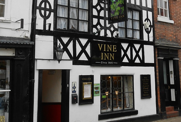 drinker banned - Vine Inn Nantwich - pic by Rept0n1x under creative commons