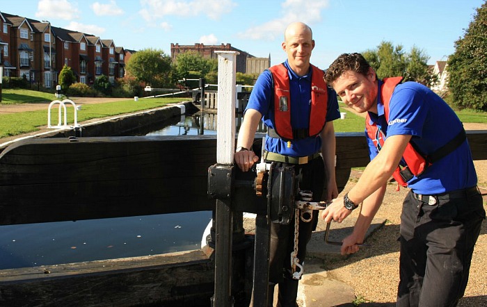 Volunteer lock keepers Lee & Mark