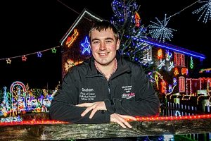 Weston Christmas Lights Display turns “drive thru” for 2020 due to Covid