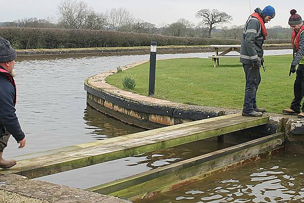 aqueduct marina, sealing entrance after canal collapse